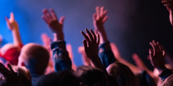 5514-congregation-hands-up-in-worship-gettyimages-